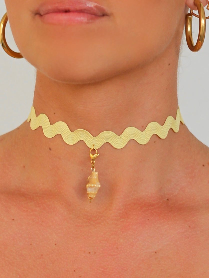 Choker Ondas Amarillo