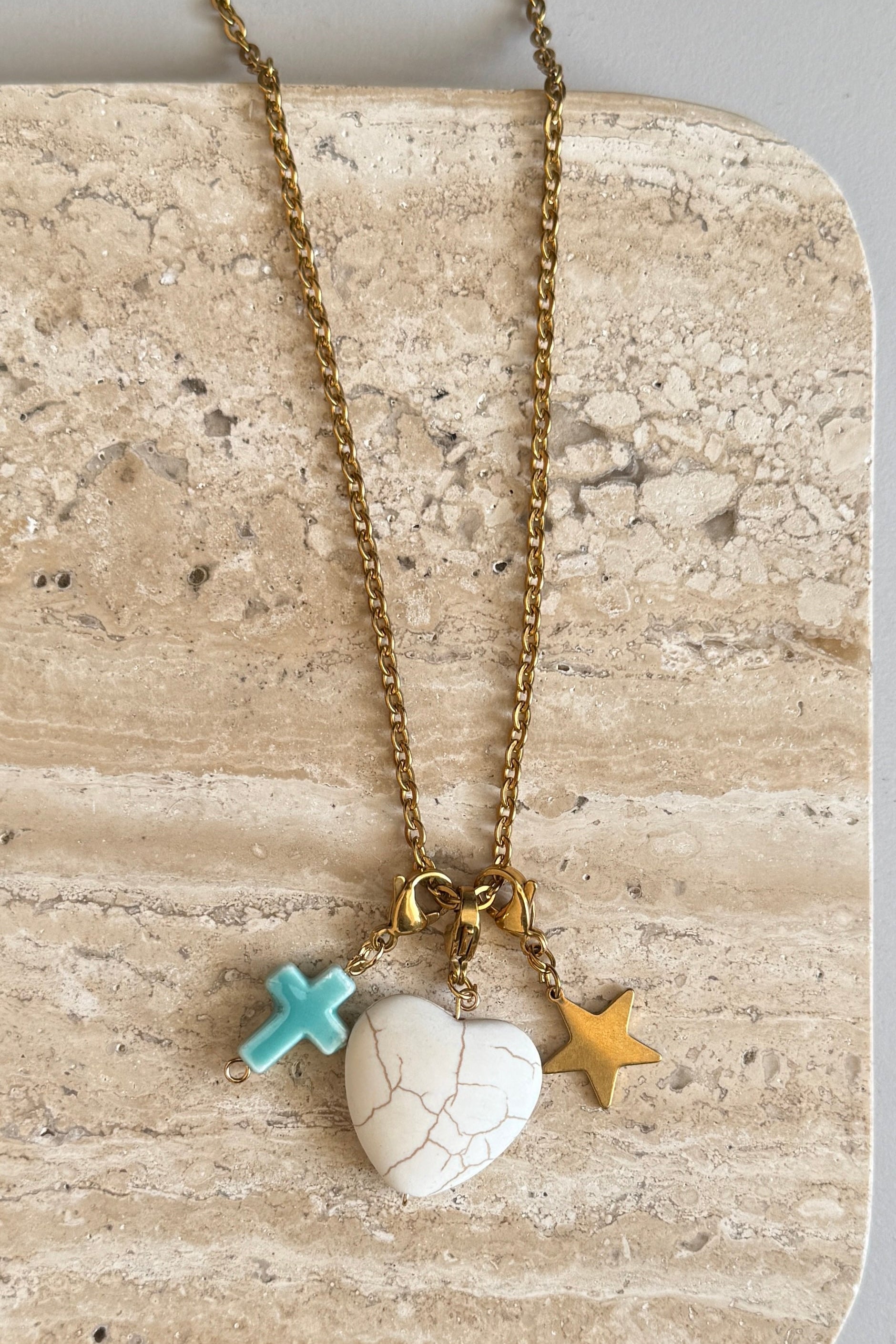 Charm Estrella Dorada